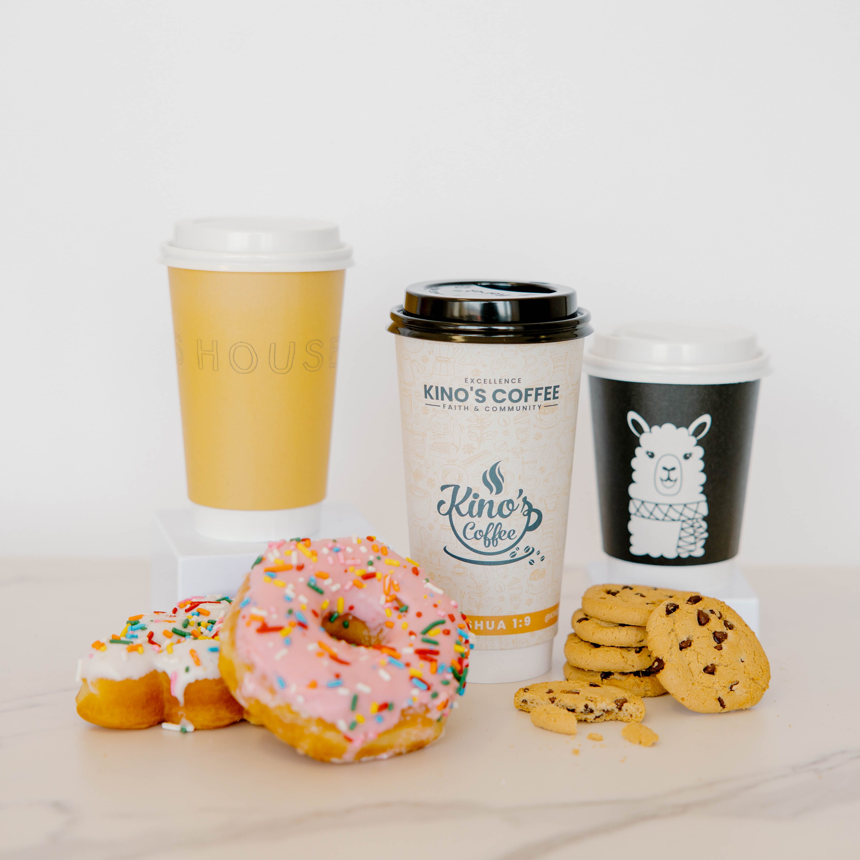 Hot Cups In Use (5 of 7)